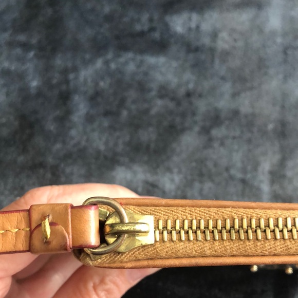 Dooney & Bourke Black and Tan Logo Coin Purse - Picture 5 of 9